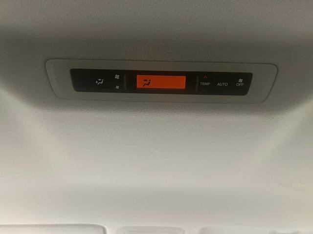 ヴォクシー ZS 煌 4WD 純正9インチナビ 両側パワースライドドア TRDエアロ(フロント・リア) 前後ドライブレコーダー ETC MTモード付AT Bluetooth再生 横滑り防止装置 プッシュスタート(21枚目)