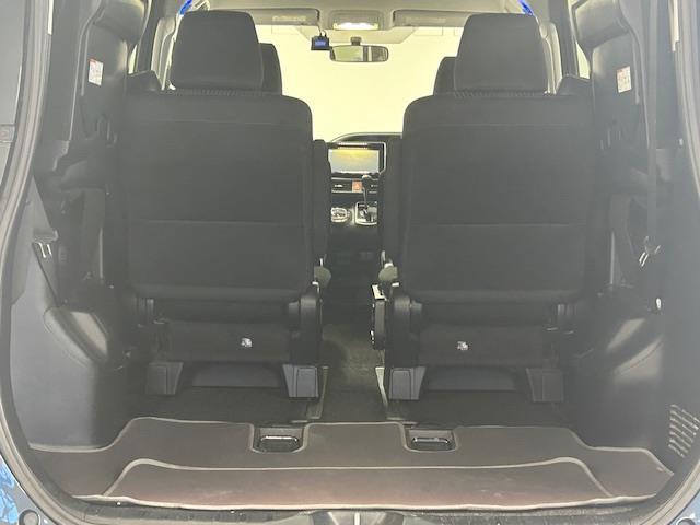 ヴォクシー ZS 煌 4WD 純正9インチナビ 両側パワースライドドア TRDエアロ(フロント・リア) 前後ドライブレコーダー ETC MTモード付AT Bluetooth再生 横滑り防止装置 プッシュスタート(27枚目)