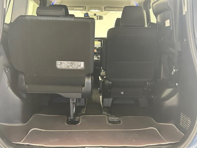 ヴォクシー ZS 煌 4WD 純正9インチナビ 両側パワースライドドア TRDエアロ(フロント・リア) 前後ドライブレコーダー ETC MTモード付AT Bluetooth再生 横滑り防止装置 プッシュスタート(28枚目)