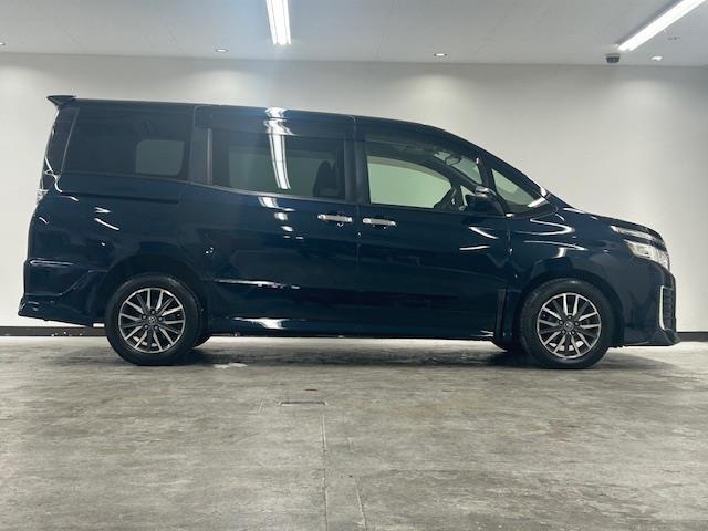 ヴォクシー ZS 煌 4WD 純正9インチナビ 両側パワースライドドア TRDエアロ(フロント・リア) 前後ドライブレコーダー ETC MTモード付AT Bluetooth再生 横滑り防止装置 プッシュスタート(34枚目)