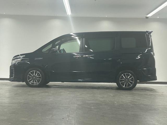 ヴォクシー ZS 煌 4WD 純正9インチナビ 両側パワースライドドア TRDエアロ(フロント・リア) 前後ドライブレコーダー ETC MTモード付AT Bluetooth再生 横滑り防止装置 プッシュスタート(37枚目)