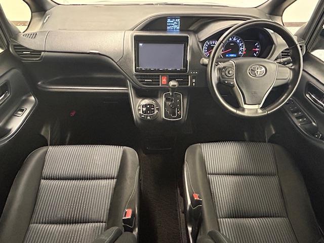 ヴォクシー ZS 煌 4WD 純正9インチナビ 両側パワースライドドア TRDエアロ(フロント・リア) 前後ドライブレコーダー ETC MTモード付AT Bluetooth再生 横滑り防止装置 プッシュスタート(42枚目)