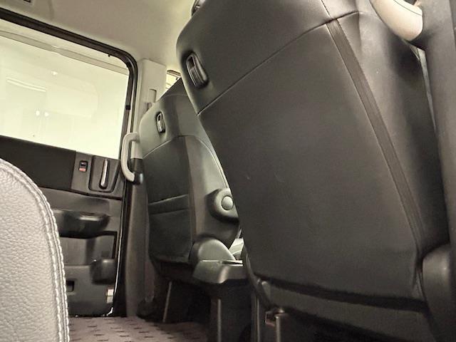 ステップワゴンスパーダ Ｚ　クールスピリット　純正ＨＤＤナビ　フルセグテレビ　バックカメラ　フリップダウンモニター　クルーズコントロール　両側パワースライドドア　ＨＩＤ　オートライト　ＥＴＣ　電動格納ミラー　アイドリングストップ（18枚目）