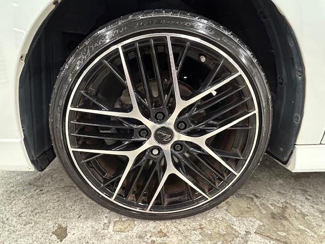 ステップワゴンスパーダ Ｚ　クールスピリット　純正ＨＤＤナビ　フルセグテレビ　バックカメラ　フリップダウンモニター　クルーズコントロール　両側パワースライドドア　ＨＩＤ　オートライト　ＥＴＣ　電動格納ミラー　アイドリングストップ（40枚目）