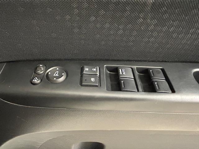 Ｎ－ＢＯＸカスタム Ｇ・Ｌパッケージ　純正ナビ　衝突被害軽減ブレーキ　バックカメラ　ドアバイザー　片側パワースライドドア　ＥＴＣ　キセノンライト　オートライト　スペアキー　フォグランプ　プッシュスタート　アイドリングストップ（13枚目）