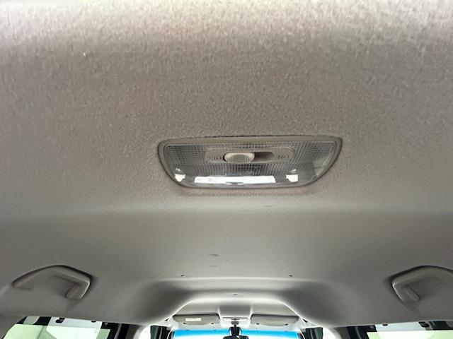 Ｎ－ＢＯＸカスタム Ｇ・Ｌパッケージ　純正ナビ　衝突被害軽減ブレーキ　バックカメラ　ドアバイザー　片側パワースライドドア　ＥＴＣ　キセノンライト　オートライト　スペアキー　フォグランプ　プッシュスタート　アイドリングストップ（25枚目）