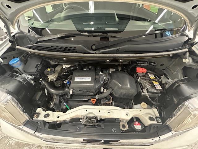 Ｎ－ＢＯＸカスタム Ｇ・Ｌパッケージ　純正ナビ　衝突被害軽減ブレーキ　バックカメラ　ドアバイザー　片側パワースライドドア　ＥＴＣ　キセノンライト　オートライト　スペアキー　フォグランプ　プッシュスタート　アイドリングストップ（41枚目）