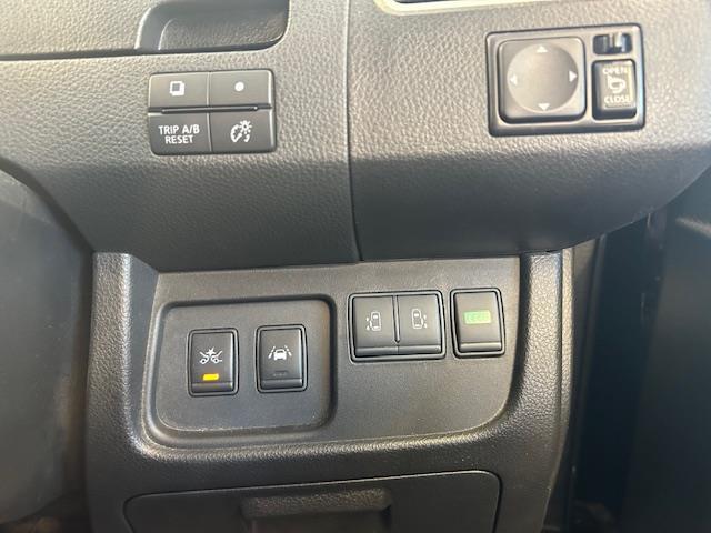 セレナ ハイウェイスター Vセレ+セーフティII SHV 純正SDナビ アラウンドビューモニター ドライブレコーダー クルーズコントロール プッシュスタート 両側パワースライドドア ETC フリップダウンモニタ- 衝突軽減ブレーキ オートライト(12枚目)