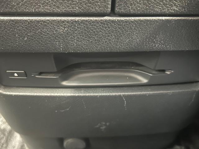 エルグランド 250ハイウェイスターアーバンクロム ナビゲーション ワンセグテレビ フリップダウンモニター 全方位カメラ ウィンカーミラー プッシュスタート 両側パワースライドドア ETC HID オートライト 純正アルミホイール 電動格納ミラー(6枚目)