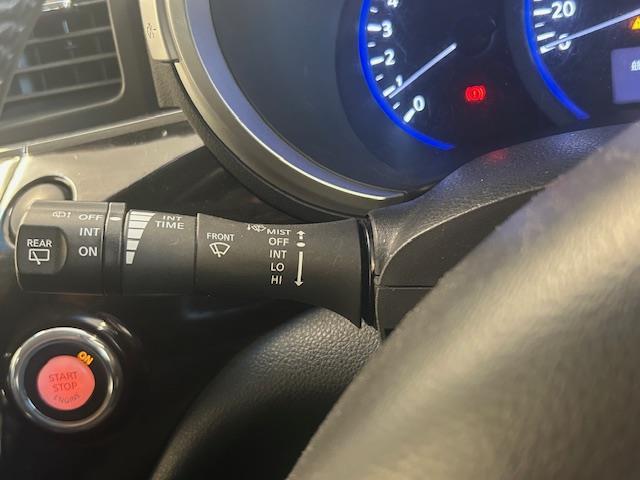 エルグランド 250ハイウェイスターアーバンクロム ナビゲーション ワンセグテレビ フリップダウンモニター 全方位カメラ ウィンカーミラー プッシュスタート 両側パワースライドドア ETC HID オートライト 純正アルミホイール 電動格納ミラー(11枚目)