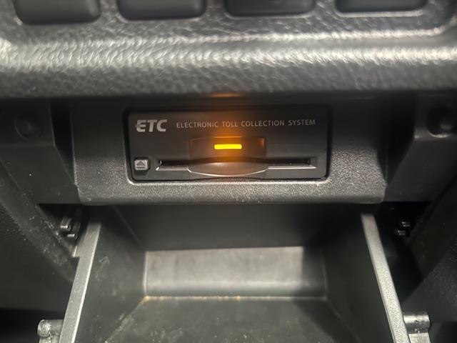 エルグランド 250ハイウェイスターアーバンクロム ナビゲーション ワンセグテレビ フリップダウンモニター 全方位カメラ ウィンカーミラー プッシュスタート 両側パワースライドドア ETC HID オートライト 純正アルミホイール 電動格納ミラー(14枚目)