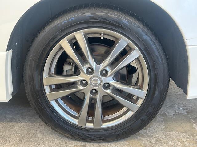 エルグランド 250ハイウェイスターアーバンクロム ナビゲーション ワンセグテレビ フリップダウンモニター 全方位カメラ ウィンカーミラー プッシュスタート 両側パワースライドドア ETC HID オートライト 純正アルミホイール 電動格納ミラー(37枚目)