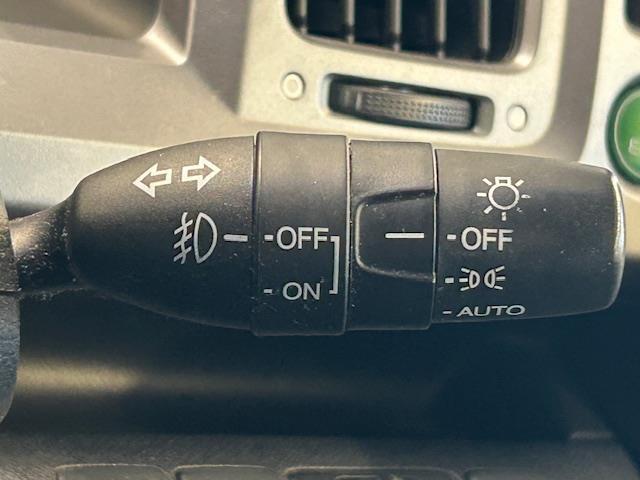 ステップワゴンスパーダ Z 純正9インチナビ バックカメラ ビルトインETC 両側パワースライドドア クルーズコントロール パドルシフト 3列シート 純正16インチアルミホイール スペアキー1本 キセノンヘッドライト(7枚目)