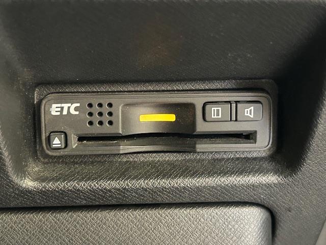 ステップワゴンスパーダ Z 純正9インチナビ バックカメラ ビルトインETC 両側パワースライドドア クルーズコントロール パドルシフト 3列シート 純正16インチアルミホイール スペアキー1本 キセノンヘッドライト(15枚目)