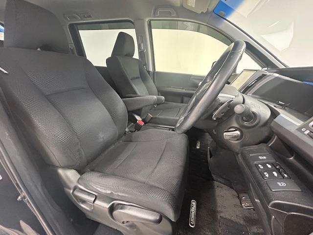 ステップワゴンスパーダ Z 純正9インチナビ バックカメラ ビルトインETC 両側パワースライドドア クルーズコントロール パドルシフト 3列シート 純正16インチアルミホイール スペアキー1本 キセノンヘッドライト(20枚目)