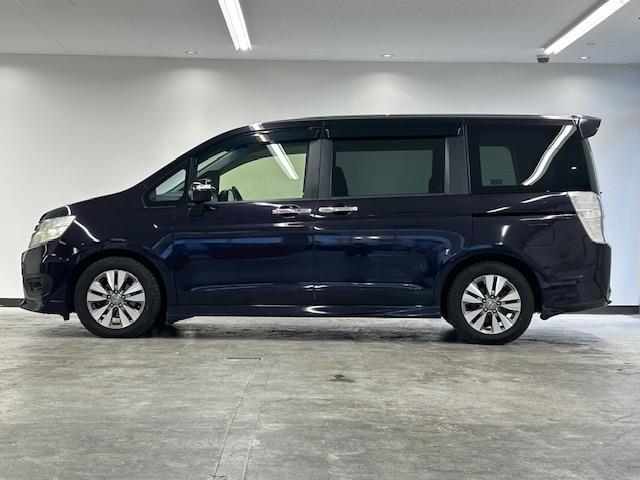 ステップワゴンスパーダ Z 純正9インチナビ バックカメラ ビルトインETC 両側パワースライドドア クルーズコントロール パドルシフト 3列シート 純正16インチアルミホイール スペアキー1本 キセノンヘッドライト(32枚目)