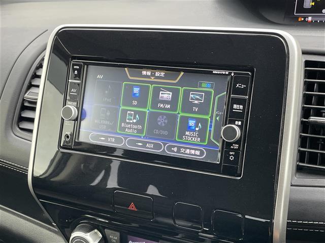 セレナ ハイウェイスター　Ｖセレクション　ナビ　バックカメラ　フルセグ　Ｂｌｕｅｔｏｏｔｈ　両側パワースライドドア　エマージェンシーブレーキ　ＬＤＷ　クルーズコントロール　ＥＴＣ　プッシュスタート　ＬＥＤヘッドライト　フォグランプ（4枚目）