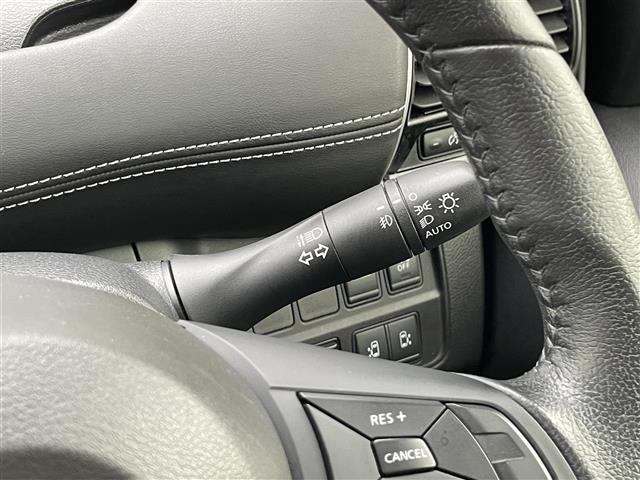 セレナ ハイウェイスター　Ｖセレクション　ナビ　バックカメラ　フルセグ　Ｂｌｕｅｔｏｏｔｈ　両側パワースライドドア　エマージェンシーブレーキ　ＬＤＷ　クルーズコントロール　ＥＴＣ　プッシュスタート　ＬＥＤヘッドライト　フォグランプ（13枚目）