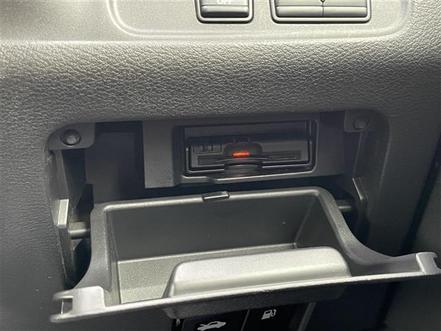 セレナ ハイウェイスター　Ｖセレクション　ナビ　バックカメラ　フルセグ　Ｂｌｕｅｔｏｏｔｈ　両側パワースライドドア　エマージェンシーブレーキ　ＬＤＷ　クルーズコントロール　ＥＴＣ　プッシュスタート　ＬＥＤヘッドライト　フォグランプ（15枚目）