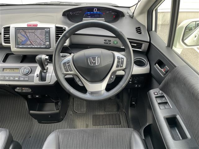 フリードハイブリッド ジャストセレクション ナビ バックカメラ 両側パワースライドドア ハーフレザーシート クルーズコントロール 電格ミラー HIDヘッドライト フォグランプ オートライト ETC スマートキー(8枚目)