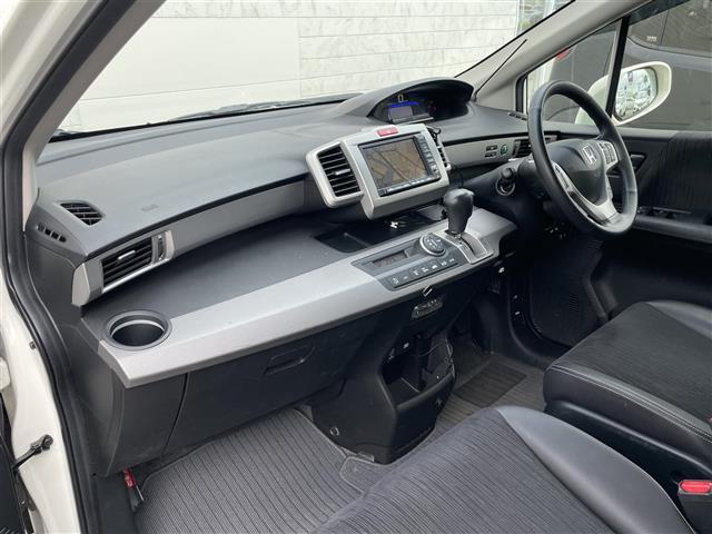 フリードハイブリッド ジャストセレクション ナビ バックカメラ 両側パワースライドドア ハーフレザーシート クルーズコントロール 電格ミラー HIDヘッドライト フォグランプ オートライト ETC スマートキー(29枚目)