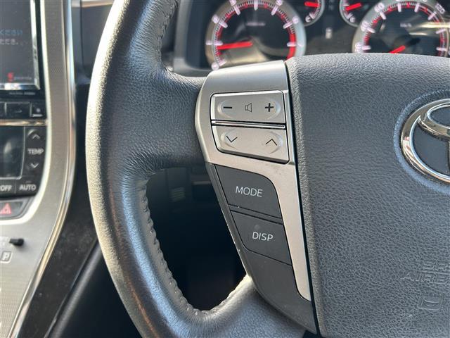 アルファード ２４０Ｓ　タイプゴールドＩＩ　９インチナビ　フルセグＴＶ　バックカメラ　ＥＴＣ　両側パワースライドドア　パワーバックドア　クルーズコントロール　ハーフレザーシート　トヨタオートアラーム　クリアランスソナー　ＨＩＤヘッドランプ（6枚目）