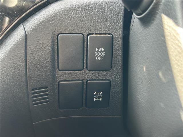 アルファード ２４０Ｓ　タイプゴールドＩＩ　９インチナビ　フルセグＴＶ　バックカメラ　ＥＴＣ　両側パワースライドドア　パワーバックドア　クルーズコントロール　ハーフレザーシート　トヨタオートアラーム　クリアランスソナー　ＨＩＤヘッドランプ（9枚目）