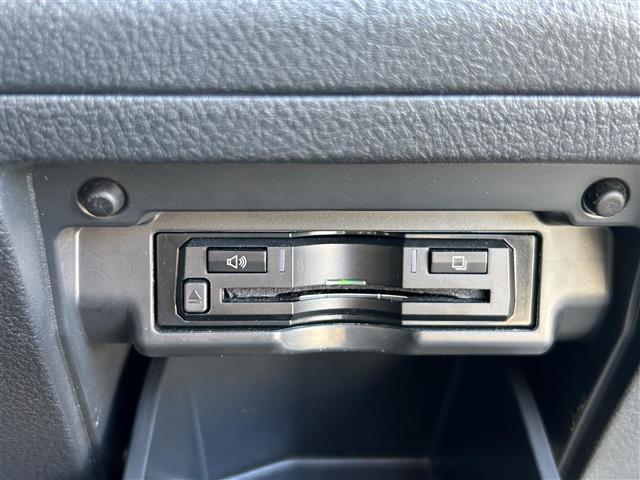 アルファード ２４０Ｓ　タイプゴールドＩＩ　９インチナビ　フルセグＴＶ　バックカメラ　ＥＴＣ　両側パワースライドドア　パワーバックドア　クルーズコントロール　ハーフレザーシート　トヨタオートアラーム　クリアランスソナー　ＨＩＤヘッドランプ（15枚目）