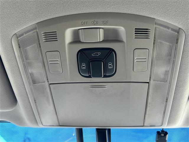 アルファード ２４０Ｓ　タイプゴールドＩＩ　９インチナビ　フルセグＴＶ　バックカメラ　ＥＴＣ　両側パワースライドドア　パワーバックドア　クルーズコントロール　ハーフレザーシート　トヨタオートアラーム　クリアランスソナー　ＨＩＤヘッドランプ（16枚目）