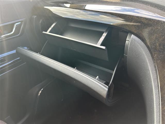 アルファード ２４０Ｓ　タイプゴールドＩＩ　９インチナビ　フルセグＴＶ　バックカメラ　ＥＴＣ　両側パワースライドドア　パワーバックドア　クルーズコントロール　ハーフレザーシート　トヨタオートアラーム　クリアランスソナー　ＨＩＤヘッドランプ（17枚目）