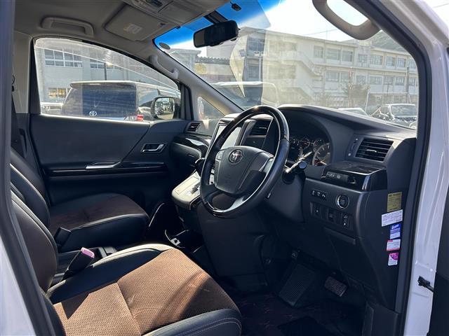 アルファード ２４０Ｓ　タイプゴールドＩＩ　９インチナビ　フルセグＴＶ　バックカメラ　ＥＴＣ　両側パワースライドドア　パワーバックドア　クルーズコントロール　ハーフレザーシート　トヨタオートアラーム　クリアランスソナー　ＨＩＤヘッドランプ（20枚目）