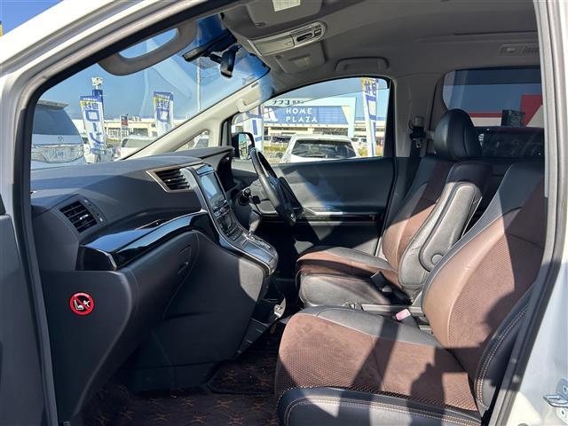 アルファード ２４０Ｓ　タイプゴールドＩＩ　９インチナビ　フルセグＴＶ　バックカメラ　ＥＴＣ　両側パワースライドドア　パワーバックドア　クルーズコントロール　ハーフレザーシート　トヨタオートアラーム　クリアランスソナー　ＨＩＤヘッドランプ（26枚目）