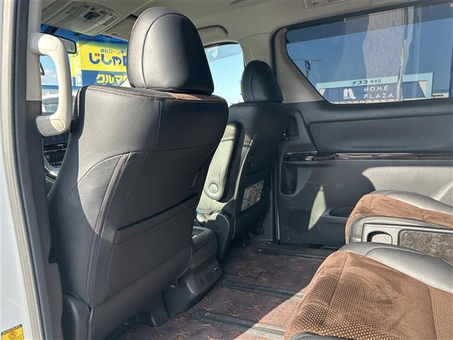 アルファード ２４０Ｓ　タイプゴールドＩＩ　９インチナビ　フルセグＴＶ　バックカメラ　ＥＴＣ　両側パワースライドドア　パワーバックドア　クルーズコントロール　ハーフレザーシート　トヨタオートアラーム　クリアランスソナー　ＨＩＤヘッドランプ（30枚目）