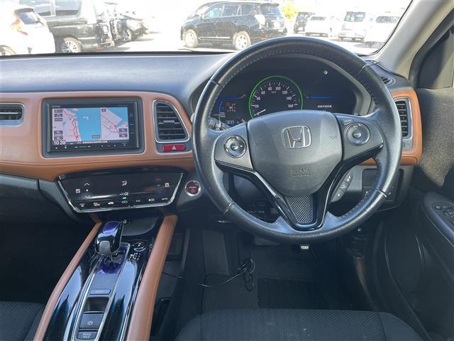 ヴェゼル ハイブリッドX プッシュスタート 純正ナビ ブルートゥース フルセグTV バックカメラ クルコン シートヒーター ETC ドアバイザー パドルシフト(5枚目)