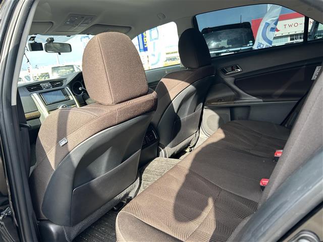 マークＸ ２５０Ｇ　Ｆパッケージ　社外ナビ　フルセグＴＶ　Ｂｌｕｅｔｏｏｔｈ　ローダウン　バックカメラ　オートライト　アイドリングストップ　純正フロアマット　社外アルミホイール　ダブルエアコン　ＭＴモード付ＡＴ　スペアキー１本（29枚目）