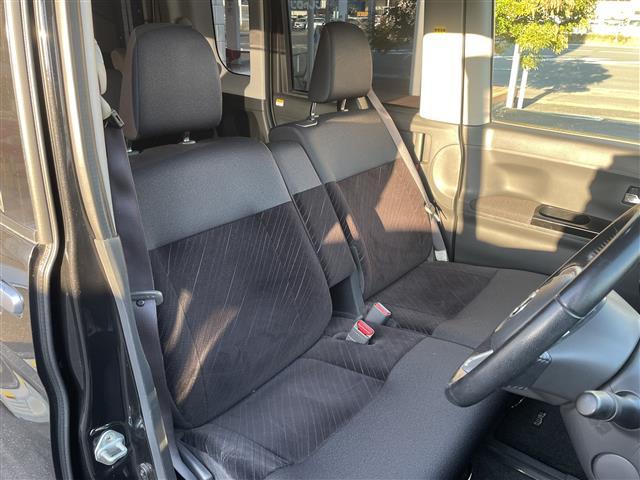 タント カスタムＲＳ　スマートセレクションＳＡ　社外ナビ　バックカメラ　両側パワースライドドア　衝突軽減ブレーキ　純正アルミホイル　純正フロアマット　ＥＴＣ　ドアバイザー　左側ピラーレス（12枚目）