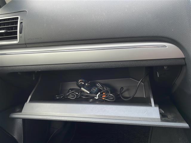 レヴォーグ １．６ＧＴ　社外ナビ（フルセグＴＶ　ＢＴ）　ビルトインＥＴＣ　クルーズコントロール　パドルシフト　Ｗ＋サイドエアバッグ　ＬＥＤヘッドライト　コーナーセンサー　オートライト　プッシュスタート　スマートキー（16枚目）