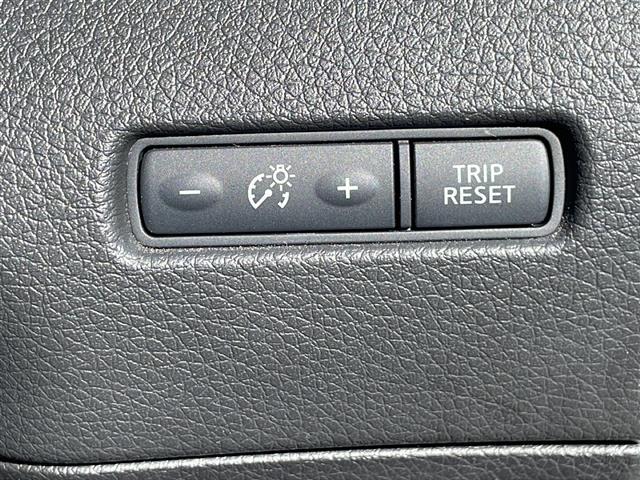 エクストレイル ２０Ｘ　純正ナビ（ＣＤ　ＤＶＤ　フルセグＴＶ　ＢＴ）　ＥＴＣ　ドライブレコーダー　ＬＥＤヘッドライト　アイドリングストップ　シートヒーター　ルーフレール　ダウンヒルアシスト　純正フロアマット　純正ＡＷ（8枚目）