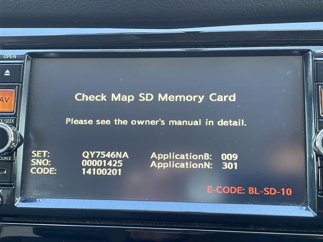 エクストレイル ２０Ｘ　純正ナビ（ＣＤ　ＤＶＤ　フルセグＴＶ　ＢＴ）　ＥＴＣ　ドライブレコーダー　ＬＥＤヘッドライト　アイドリングストップ　シートヒーター　ルーフレール　ダウンヒルアシスト　純正フロアマット　純正ＡＷ（11枚目）