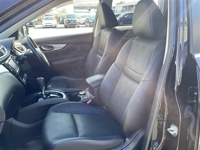 エクストレイル ２０Ｘ　純正ナビ（ＣＤ　ＤＶＤ　フルセグＴＶ　ＢＴ）　ＥＴＣ　ドライブレコーダー　ＬＥＤヘッドライト　アイドリングストップ　シートヒーター　ルーフレール　ダウンヒルアシスト　純正フロアマット　純正ＡＷ（18枚目）