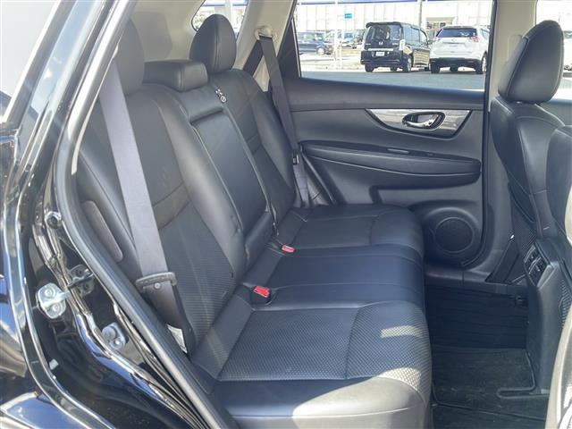 エクストレイル ２０Ｘ　純正ナビ（ＣＤ　ＤＶＤ　フルセグＴＶ　ＢＴ）　ＥＴＣ　ドライブレコーダー　ＬＥＤヘッドライト　アイドリングストップ　シートヒーター　ルーフレール　ダウンヒルアシスト　純正フロアマット　純正ＡＷ（21枚目）