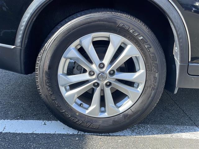 エクストレイル ２０Ｘ　純正ナビ（ＣＤ　ＤＶＤ　フルセグＴＶ　ＢＴ）　ＥＴＣ　ドライブレコーダー　ＬＥＤヘッドライト　アイドリングストップ　シートヒーター　ルーフレール　ダウンヒルアシスト　純正フロアマット　純正ＡＷ（35枚目）