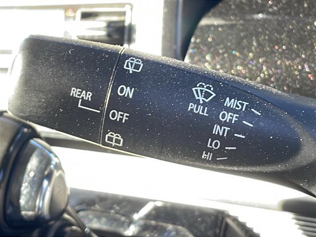 スペーシアカスタム ハイブリッドＧＳ　社外ナビ（ＣＤ　ＤＶＤ　フルセグＴＶ）　バックカメラ　片側パワースライドドア　アイドリングストップ　シートヒーター　ＥＴＣ　社外アルミ　プッシュスタート　スマートキー　ＬＥＤヘッドライト（6枚目）