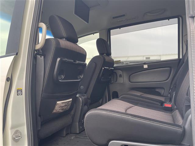 セレナ ハイウェイＳ　Ｓ　ＨＶ　Ａセーフ　純正ナビ　全方位カメラ　フリップダウンモニター　フルセグテレビ　ＤＶＤ／ＣＤ　Ｂｌｕｅｔｏｏｔｈ接続　ＥＴＣ　両側パワースライドドア　コーナーセンサー　クルーズコントロール　スマートキー（19枚目）