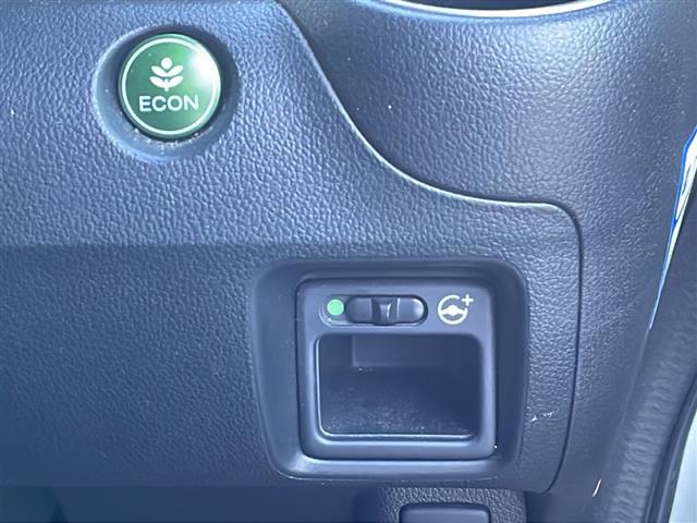 Ｎ－ＢＯＸスラッシュ Ｘ　ディスプレイオーディオ（ＣＤ　ＢＴ）　バックカメラ　クルーズコントロール　ハンドルヒーター　シートヒーター　あんしんパッケージ　ＨＩＤヘッドライト　Ｗ＋サイドエアバッグ　カーテンエアバッグ（10枚目）