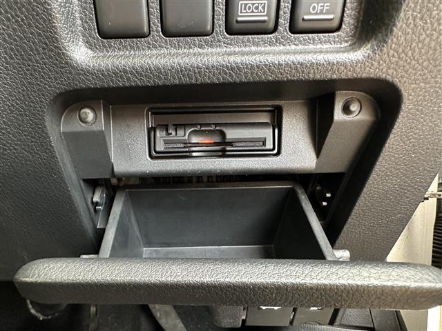 エルグランド 250ハイウェイスター 純正ナビ Bカメラ ETC Wパワスラ ドラレコ(28枚目)