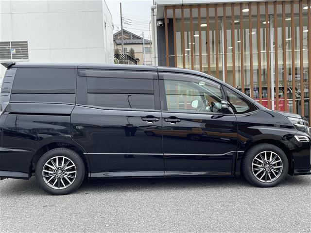 ヴォクシー ＺＳ（3枚目）