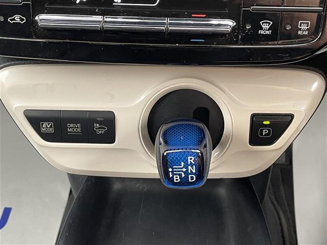 プリウス Ｓツーリングセレクション　社外ＳＤナビ／Ｂｌｕｅｔｏｏｔｈ／プリクラッシュセーフティ／クルーズコントロール／レーンキープアシスト／シートヒーター／バックカメラ／ＥＴＣ／スマートキー／プッシュスタート（21枚目）