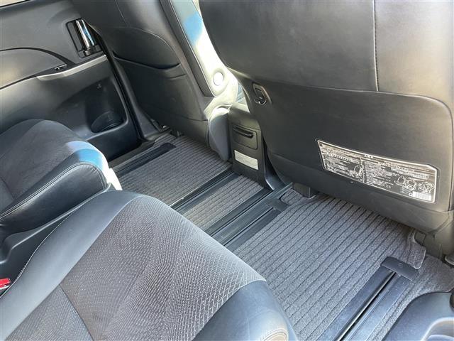 エスティマ アエラス　プレミアム　ハーフレザーシート　パワーシート　両側パワースライドドア　ＳＤナビ　フリップダウンモニター　フルセグ　Ｂｌｕｅｔｏｏｔｈ　バックカメラ　ＣＤ／ＤＶＤ　ＥＴＣ　クルコン　ＨＩＤヘッドライト（30枚目）