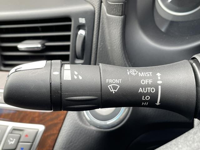 フーガ ２５０ＧＴ　Ａパッケージ　純正ナビ／Ｂｌｕｅｔｏｏｔｈ／クルーズコントロール／全方位カメラ／ハーフレザー／パワーシート／ＥＴＣ／スマートキー／プッシュスタート／純正１８インチＡＷ（13枚目）